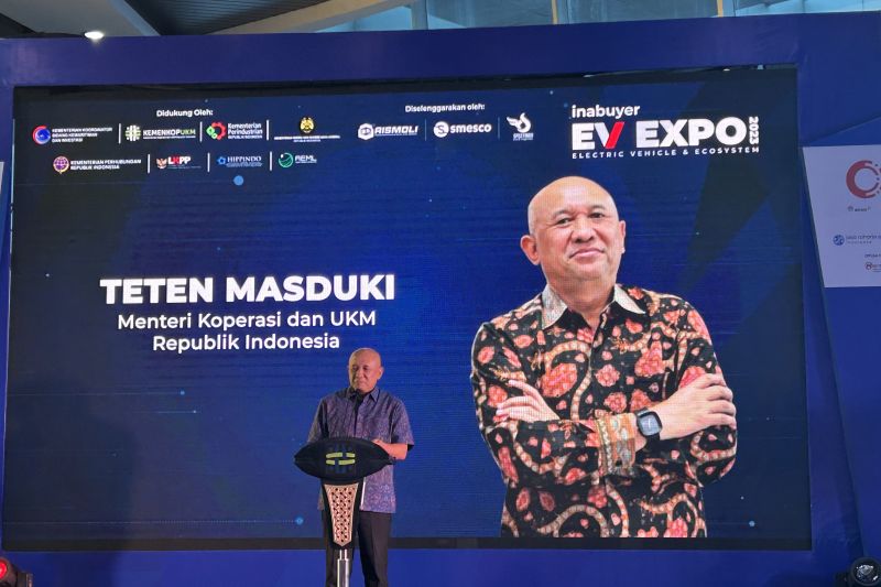 Teten tawarkan KUR klaster agar pedagang kecil menengah bisa miliki EV Teten tawarkan KUR klaster agar pedagang kecil menengah bisa miliki EV