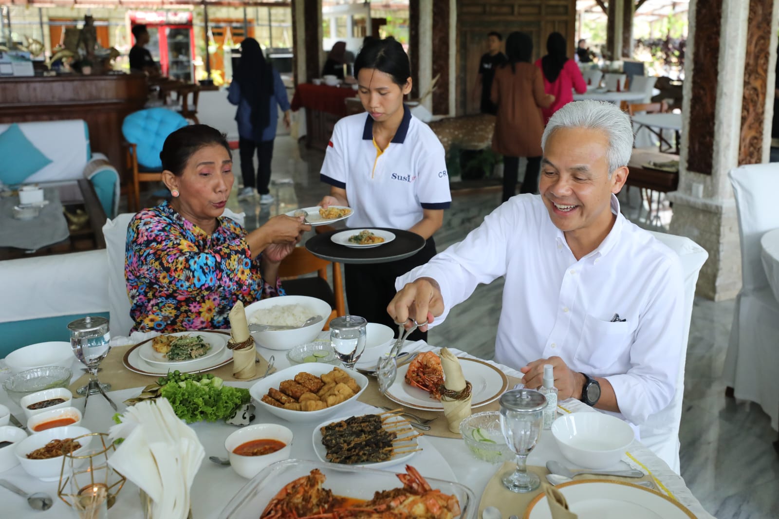 Kunjungi rumah Susi Pudjiastuti, Ganjar disuguhi Udang Pangandaran Kunjungi rumah Susi Pudjiastuti, Ganjar disuguhi Udang Pangandaran