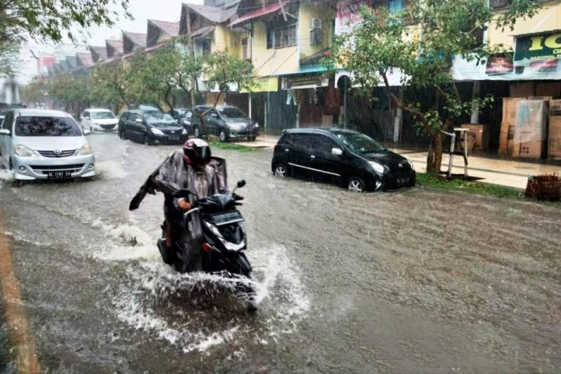 Delapan kabupaten/kota di Aceh berpotensi hujan lebat Delapan kabupaten/kota di Aceh berpotensi hujan lebat