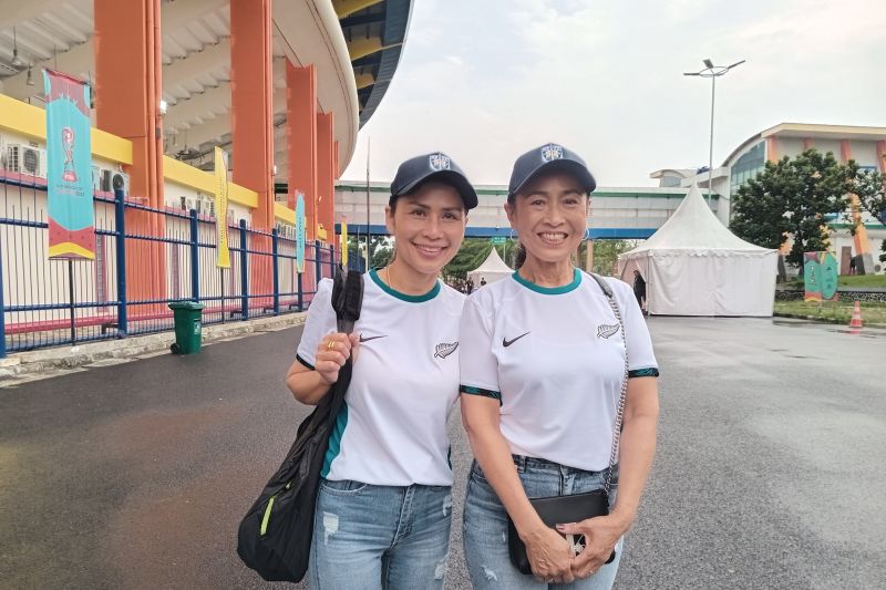 Ibu pemain Selandia Baru setia dampingi putranya bertanding di Bandung
