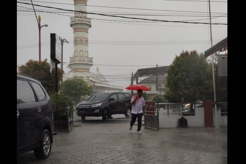 Kalteng berpotensi hujan lebat disertai petir sepekan ke depan Kalteng berpotensi hujan lebat disertai petir sepekan ke depan