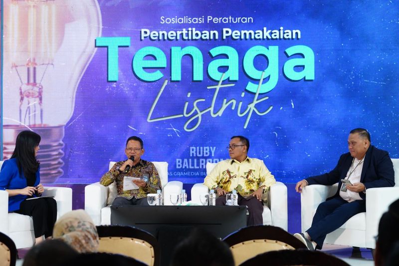 PLN ingatkan masyarakat gunakan listrik secara legal PLN ingatkan masyarakat gunakan listrik secara legal