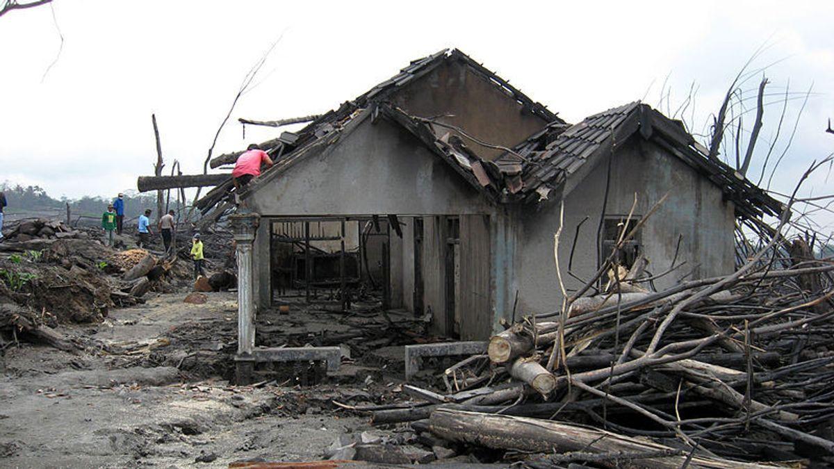 5 November 2010: Erupsi mematikan Gunung Merapi 5 November 2010: Erupsi mematikan Gunung Merapi
