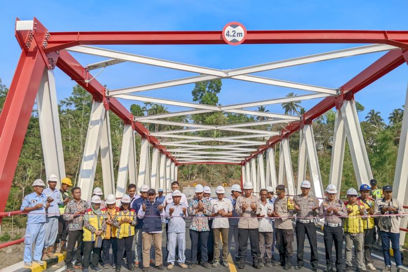 Jalur Lumajang-Malang normal kembali setelah jembatan Glidik rampung Jalur Lumajang-Malang normal kembali setelah jembatan Glidik rampung