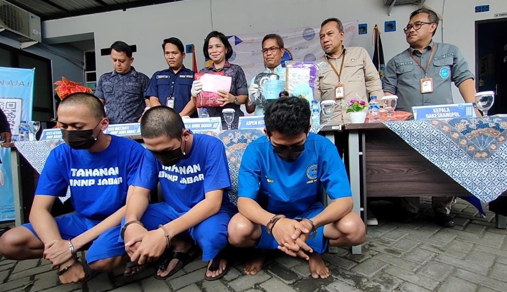 BNNK Bogor ungkap peredaran ganja kering seberat 2 kg jaringan Sumatera BNNK Bogor ungkap peredaran ganja kering seberat 2 kg jaringan Sumatera