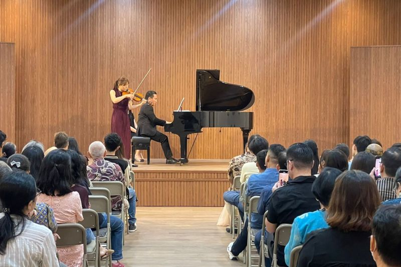 Violinis muda asal Surabaya sukses bawakan karya komponis Rusia Violinis muda asal Surabaya sukses bawakan karya komponis Rusia