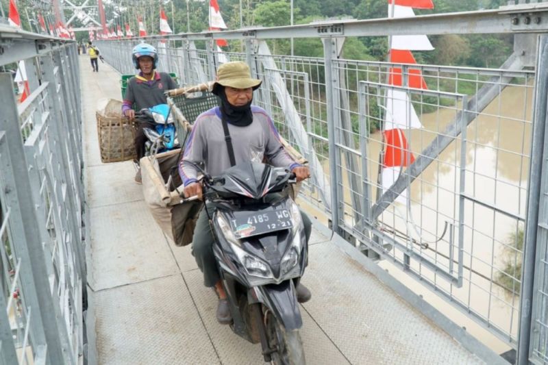 Menteri PUPR sebut Jembatan Gantung Baleraja bantu transportasi warga Menteri PUPR sebut Jembatan Gantung Baleraja bantu transportasi warga