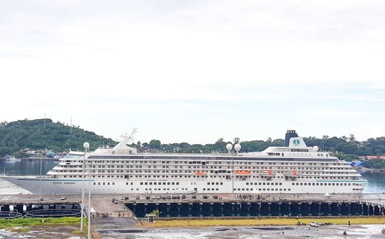 Kapal pesiar Crystal Symphony bawa 105 turis asing mendarat di Sabang