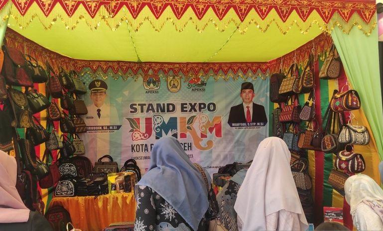 Banda Aceh pamer beragam produk perajin UMKM di Sarasehan Apeksi Banda Aceh pamer beragam produk perajin UMKM di Sarasehan Apeksi