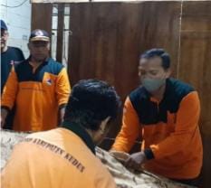 Tertimpa pohon, pengemudi sepeda motor warga Getassrabi Kudus meninggal Tertimpa pohon, pengemudi sepeda motor warga Getassrabi Kudus meninggal
