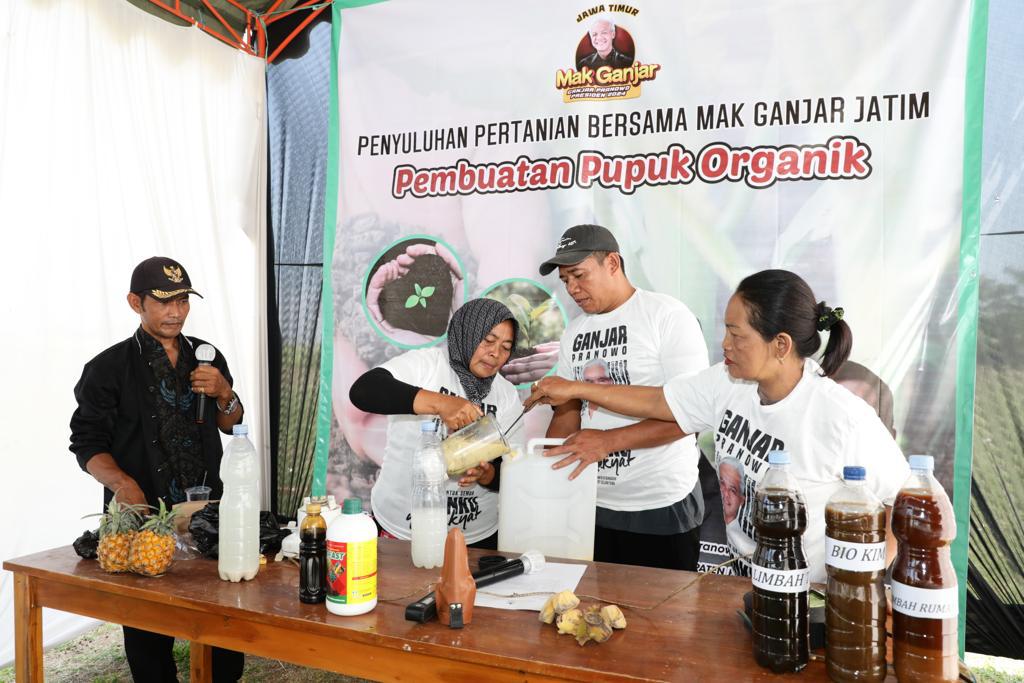 Kreatif! Mak Ganjar stimulan pemenuhan kebutuhan nutrisi tanaman melalui pupuk organik Kreatif! Mak Ganjar stimulan pemenuhan kebutuhan nutrisi tanaman melalui pupuk organik