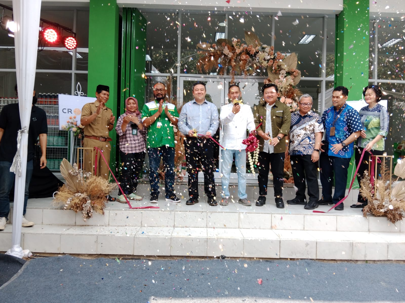 Petani gembira, Arto Mart Pakis buka 24 jam