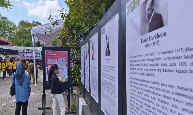 Buku tentang budaya Dayak diulas di Festival Literasi dan Sosiologi Buku tentang budaya Dayak diulas di Festival Literasi dan Sosiologi