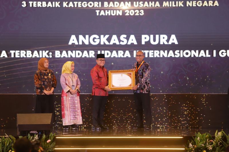Bandara Ngurah Rai raih penghargaan pelayanan publik dari Kemenpan RB Bandara Ngurah Rai raih penghargaan pelayanan publik dari Kemenpan RB