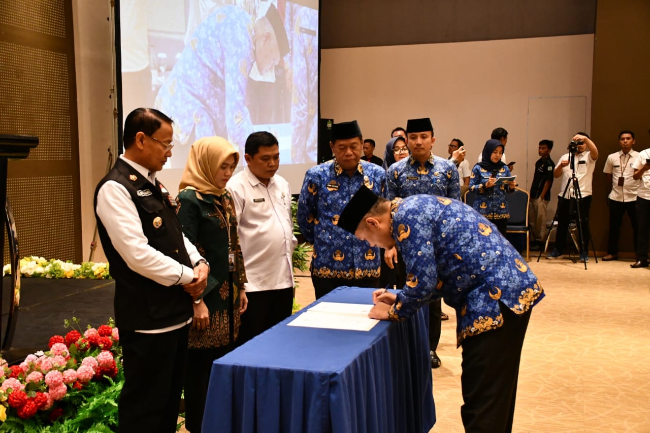 Dorong netralitas jelang Pemilu, ASN di Majalengka ikuti penandatanganan fakta integritas Dorong netralitas jelang Pemilu, ASN di Majalengka ikuti penandatanganan fakta integritas