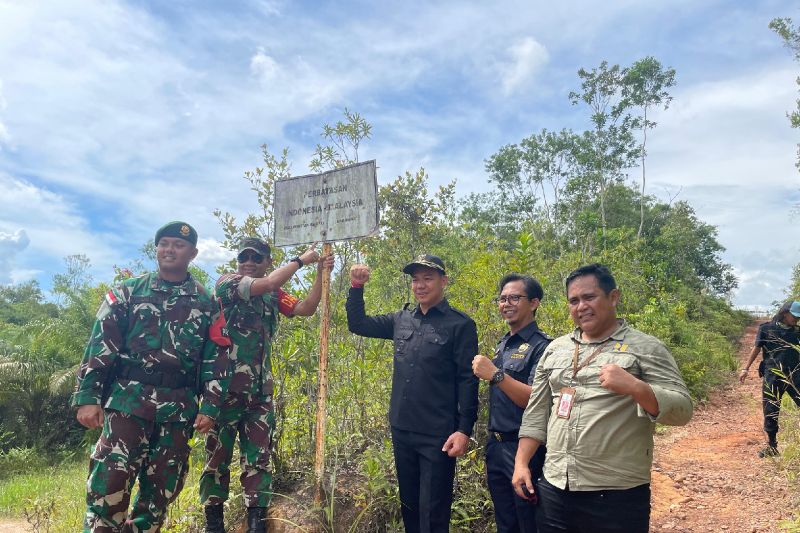 Bupati Kapuas Hulu imbau perketat jalan tikus di batas RI-Malaysia Bupati Kapuas Hulu imbau perketat jalan tikus di batas RI-Malaysia