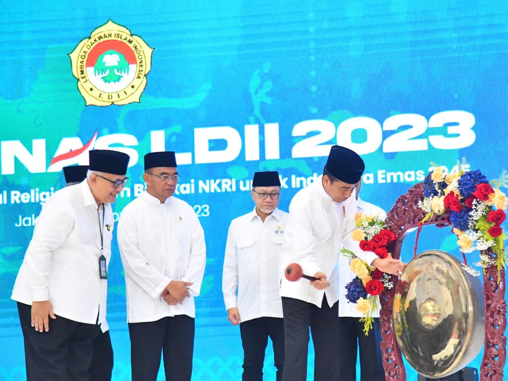 Jokowi sebut Prabowo calon pemimpin kuat dinilai bentuk dukungan di Pilpres 2024 Jokowi sebut Prabowo calon pemimpin kuat dinilai bentuk dukungan di Pilpres 2024