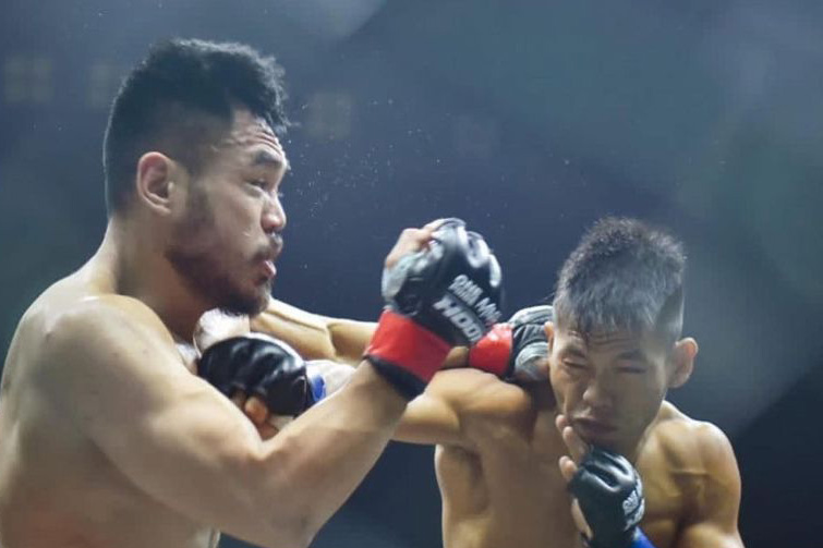 Ronald Siahaan jadi juara baru kelas ringan One Pride MMA 74 Ronald Siahaan jadi juara baru kelas ringan One Pride MMA 74