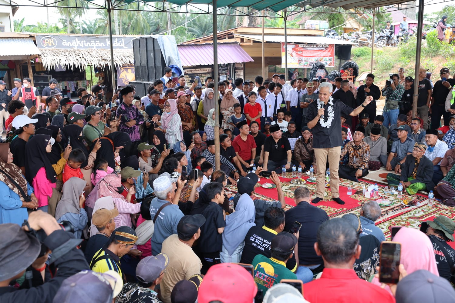 Ke Musi Banyuasin, Ganjar temui transmigran asal Pulau Jawa  