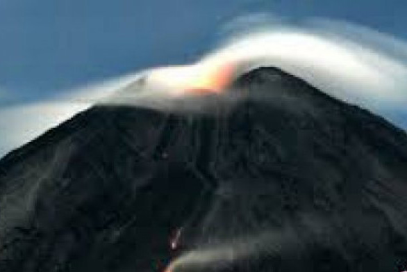 Ribuan orang di Islandia dievakuasi akibat gempa beresiko letusan gunung api