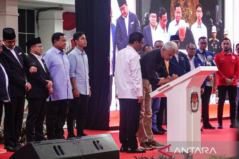 Peserta Pemilu Serentak 2024 teken komitmen kampanye pemilu damai Peserta Pemilu Serentak 2024 teken komitmen kampanye pemilu damai