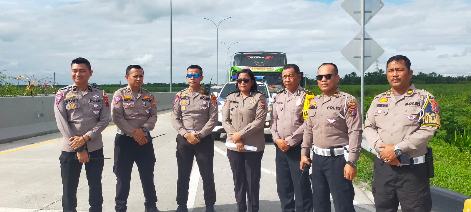 Polres Langkat lepas dua ribu santri ikuti gebyar seni budaya untuk pemilu damai Polres Langkat lepas dua ribu santri ikuti gebyar seni budaya untuk pemilu damai