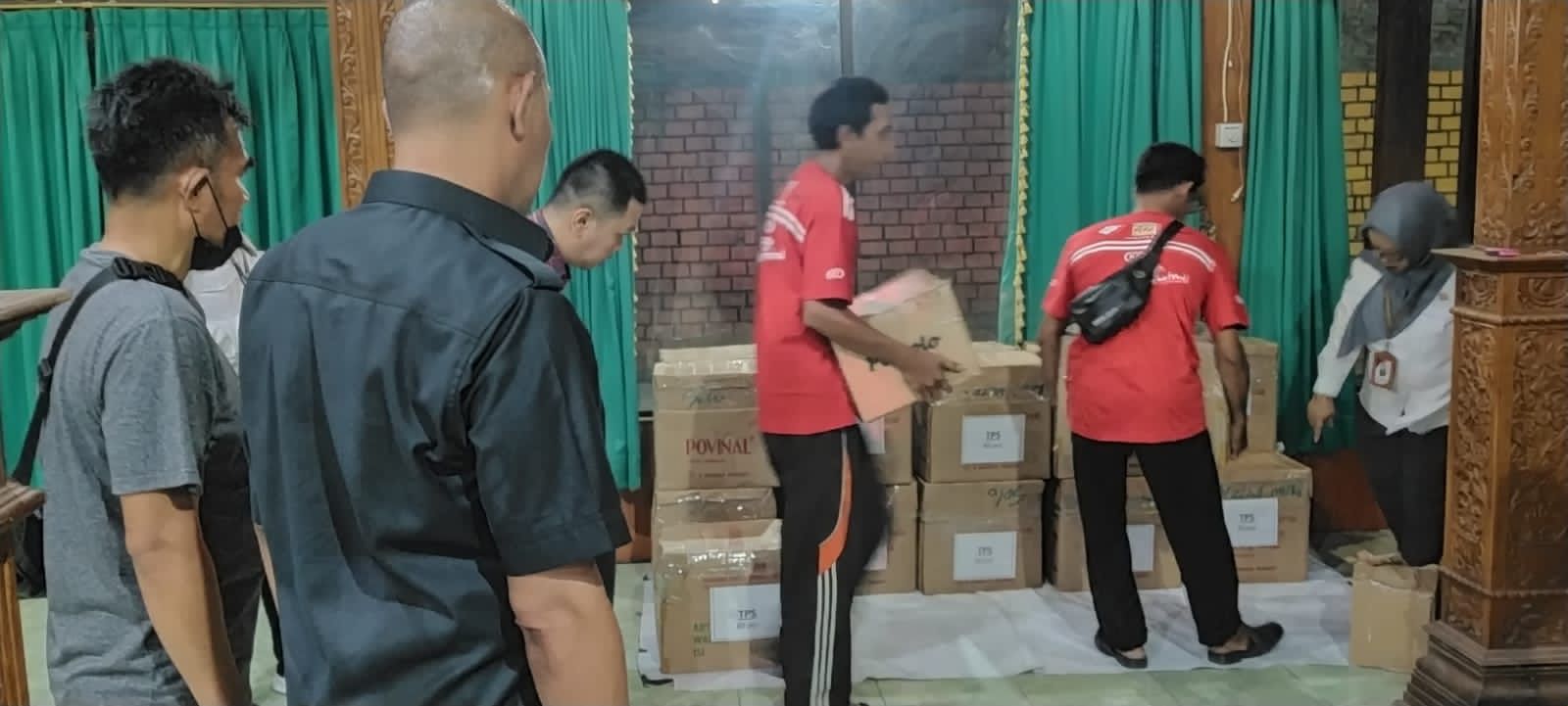 KPU Sukoharjo minta logistik pemilu terdistribusi tepat waktu KPU Sukoharjo minta logistik pemilu terdistribusi tepat waktu