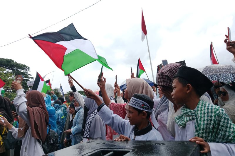 Warga Lombok Tengah kumpulkan Rp 1,8 miliar bantu Palestina