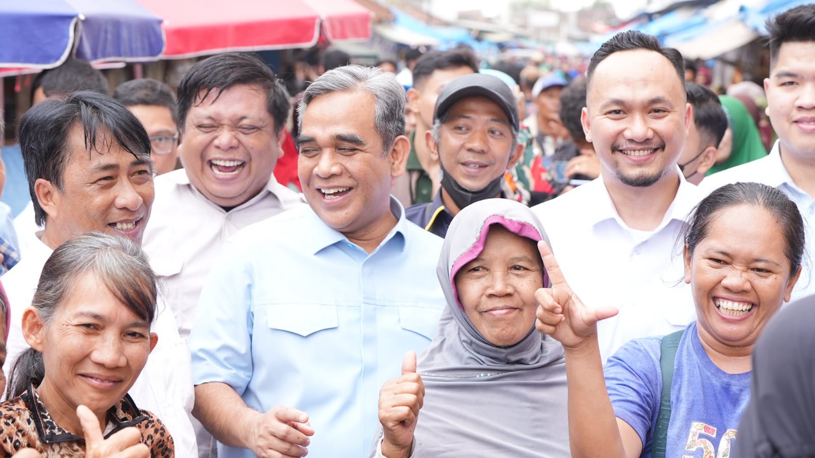 Muzani dampingi Gibran blusukan ke pasar di Lampung Muzani dampingi Gibran blusukan ke pasar di Lampung