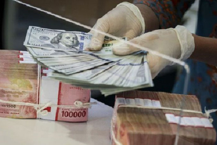 Rupiah Senin pagi melemah jadi Rp15.705 per dolar AS