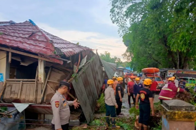 Polisi periksa kontraktor dinding ambruk di Pasar Batuah Polisi periksa kontraktor dinding ambruk di Pasar Batuah