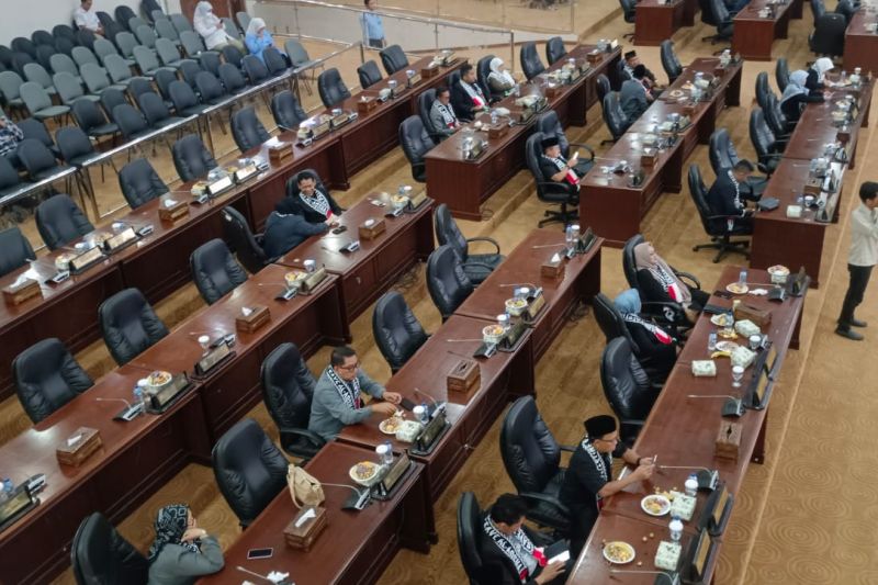 DPRD Banten lakukan aksi simpatik untuk Palestina DPRD Banten lakukan aksi simpatik untuk Palestina