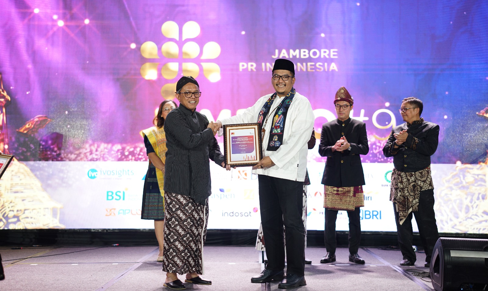 Sekper Bank DKI raih Predikat Pemimpin Terpopuler 2023 Sekper Bank DKI raih Predikat Pemimpin Terpopuler 2023