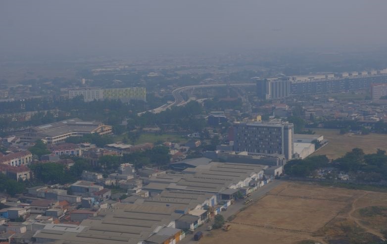 Kualitas udara di tiga wilayah DKI tidak sehat pada Jumat pagi