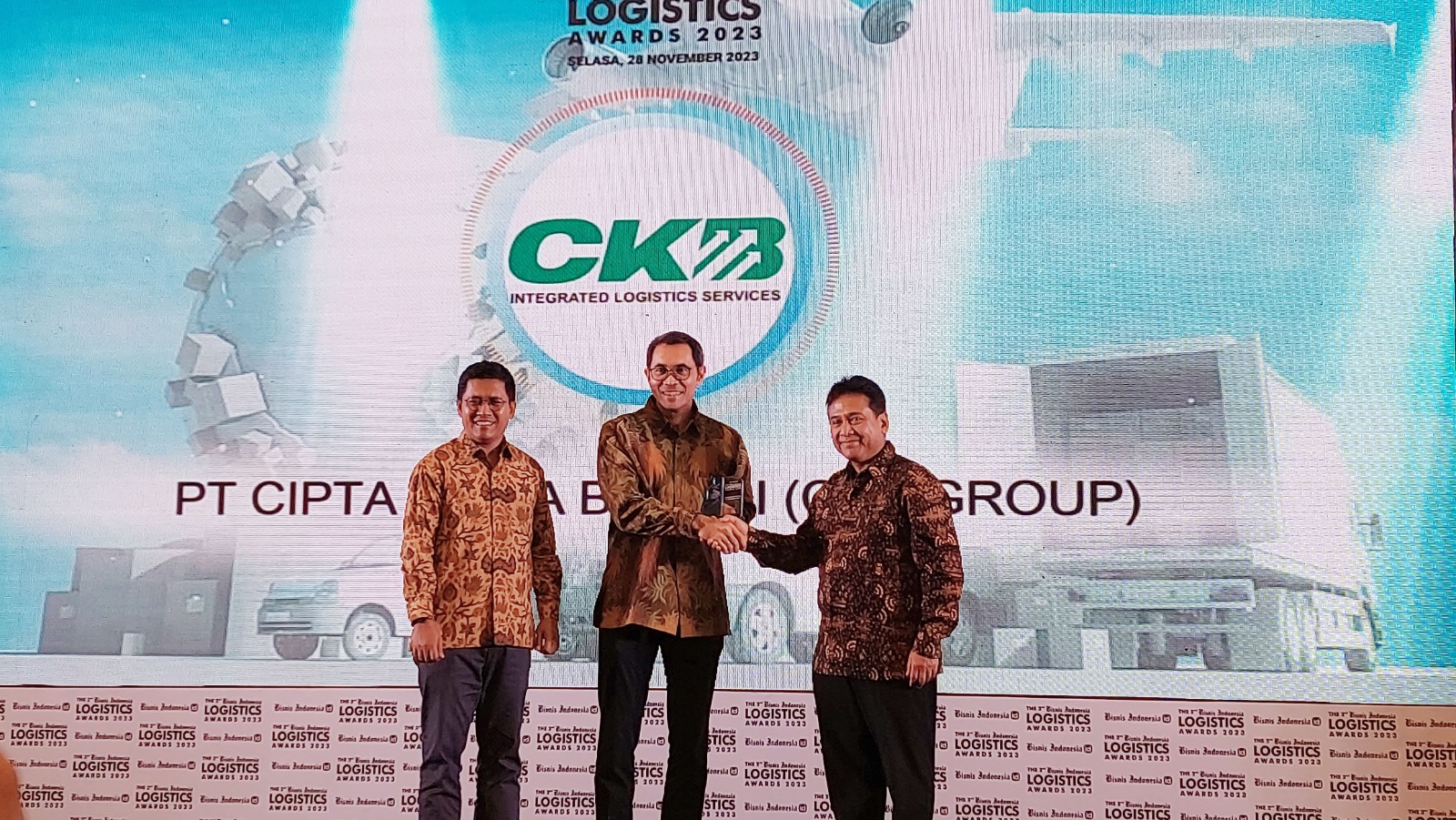 Sukses kembangkan bisnis kargo udara, CKB Logistics raih penghargaan  