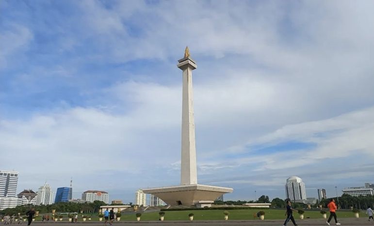 Cuaca DKI Jakarta berawan pada Minggu malam