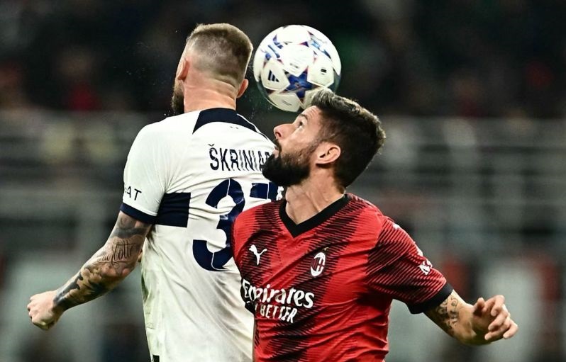 AC Milan bangkit dari ketinggalan dan menang 2-1 atas PSG AC Milan bangkit dari ketinggalan dan menang 2-1 atas PSG