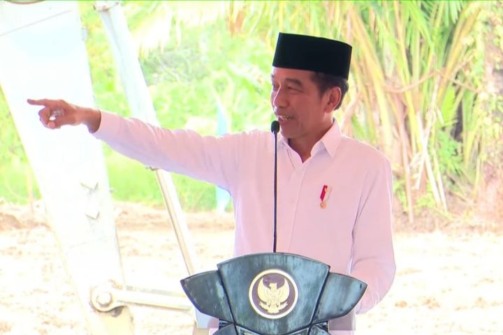 Presiden Jokowi meletakkan batu pertama pembangunan RS Muhammadiyah