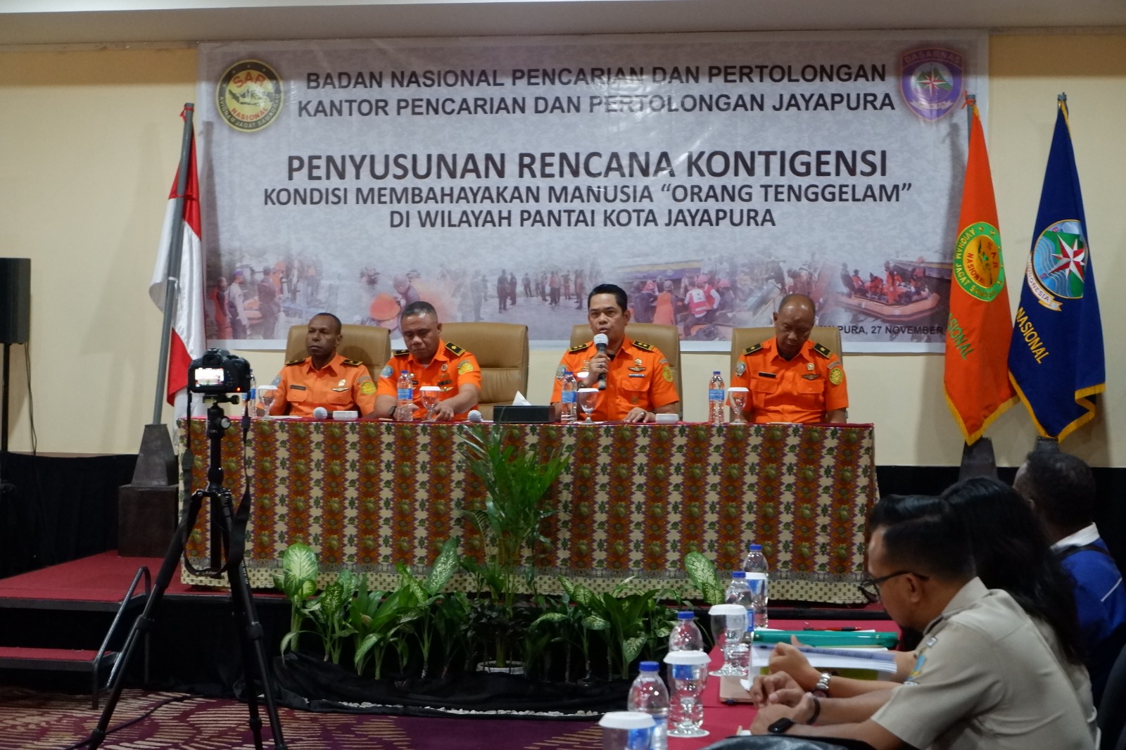 SAR Jayapura lakukan penyusunan kontigensi membahayakan manusia di pantai SAR Jayapura lakukan penyusunan kontigensi membahayakan manusia di pantai