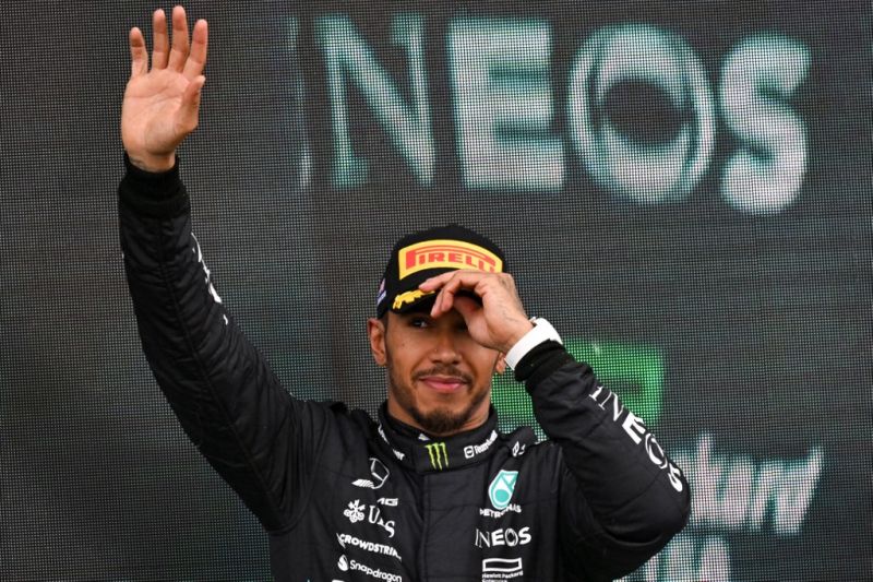 Hamilton dan Russell nikmati sesi latihan di GP Las Vegas Hamilton dan Russell nikmati sesi latihan di GP Las Vegas