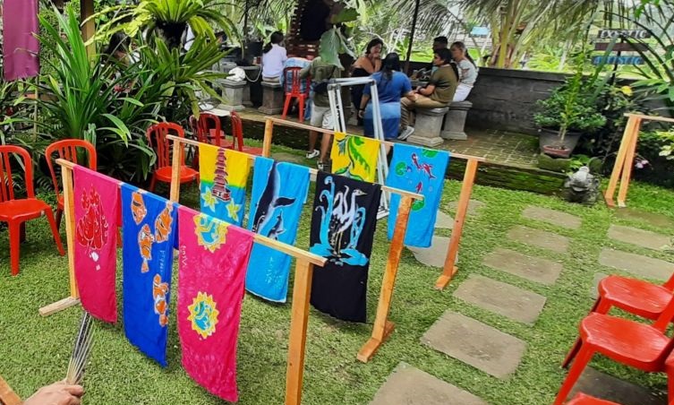 Fakta Batik Bali, warna, motif hingga kiat bagi pemula Fakta Batik Bali, warna, motif hingga kiat bagi pemula