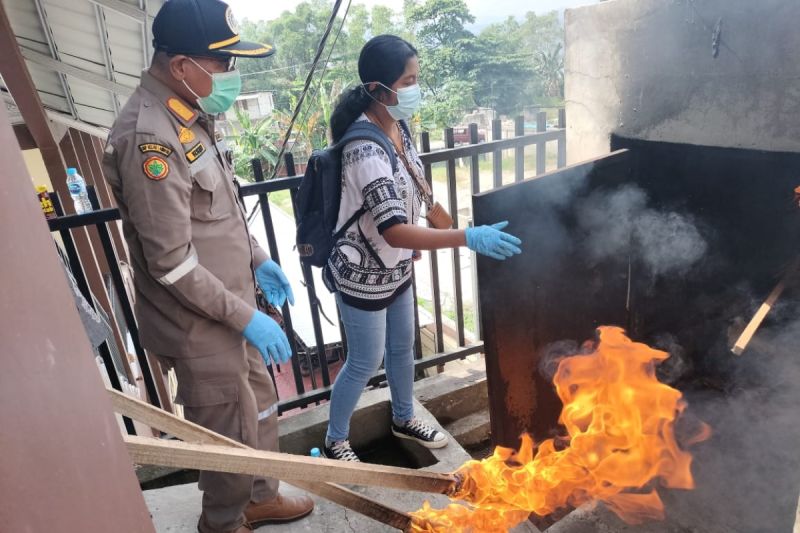 Badan Karantina Maluku musnahkan hewan pembawa hama penyakit Badan Karantina Maluku musnahkan hewan pembawa hama penyakit
