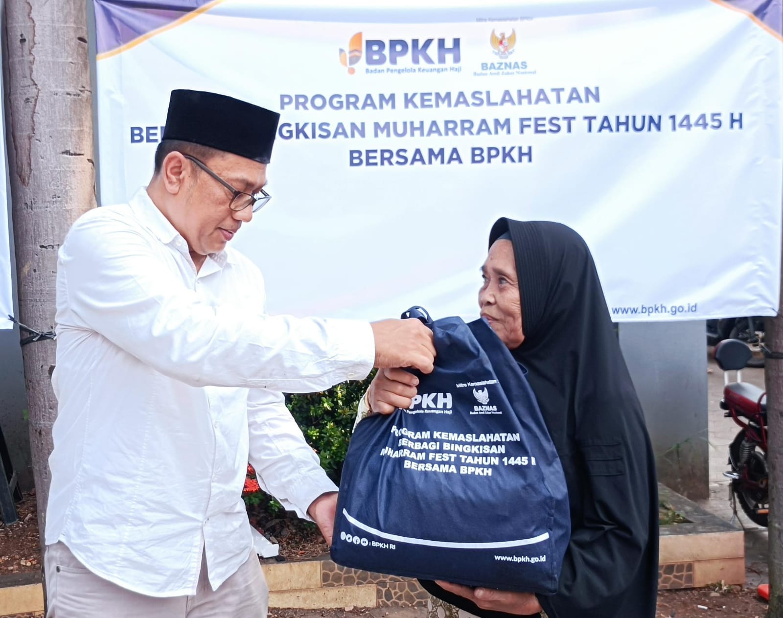 BPKH bersama BAZNAS bagikan 17.000 bingkisan Muharram Fest di lima provinsi