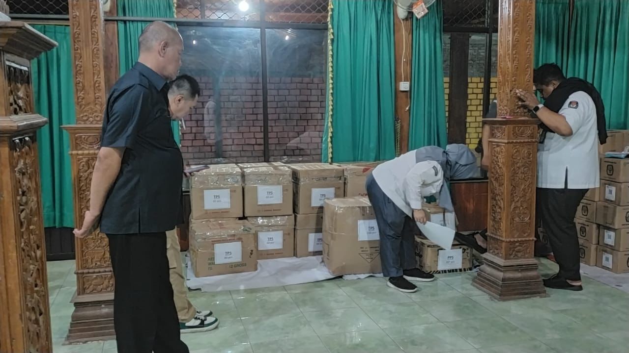 Logistik Pemilu berupa ATK kembali tiba di Sukoharjo Logistik Pemilu berupa ATK kembali tiba di Sukoharjo