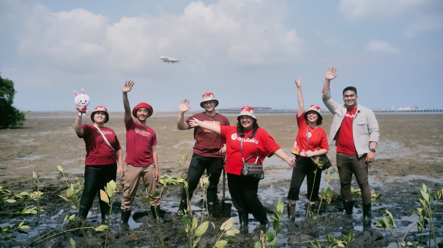 Dukung pelestarian lingkungan, Akulaku Group tanam 1001 mangrove di Bali Dukung pelestarian lingkungan, Akulaku Group tanam 1001 mangrove di Bali
