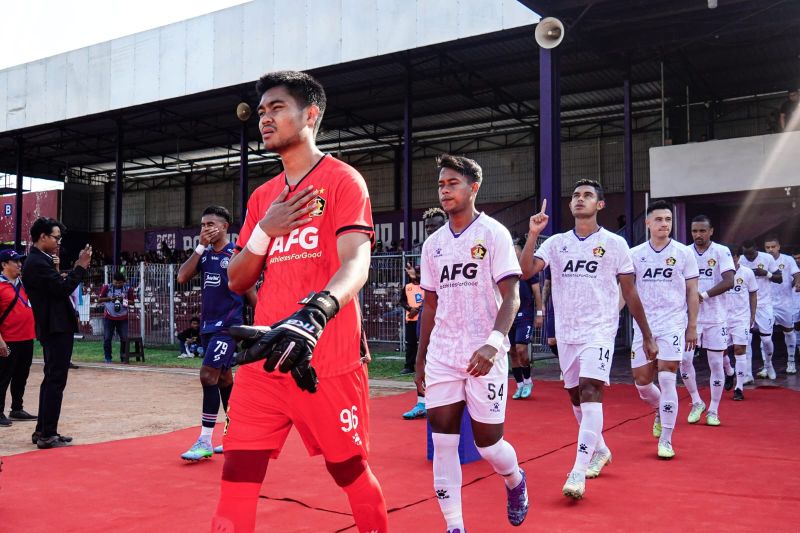 Persik Kediri lepas penjaga gawang Kartika Adjie Persik Kediri lepas penjaga gawang Kartika Adjie