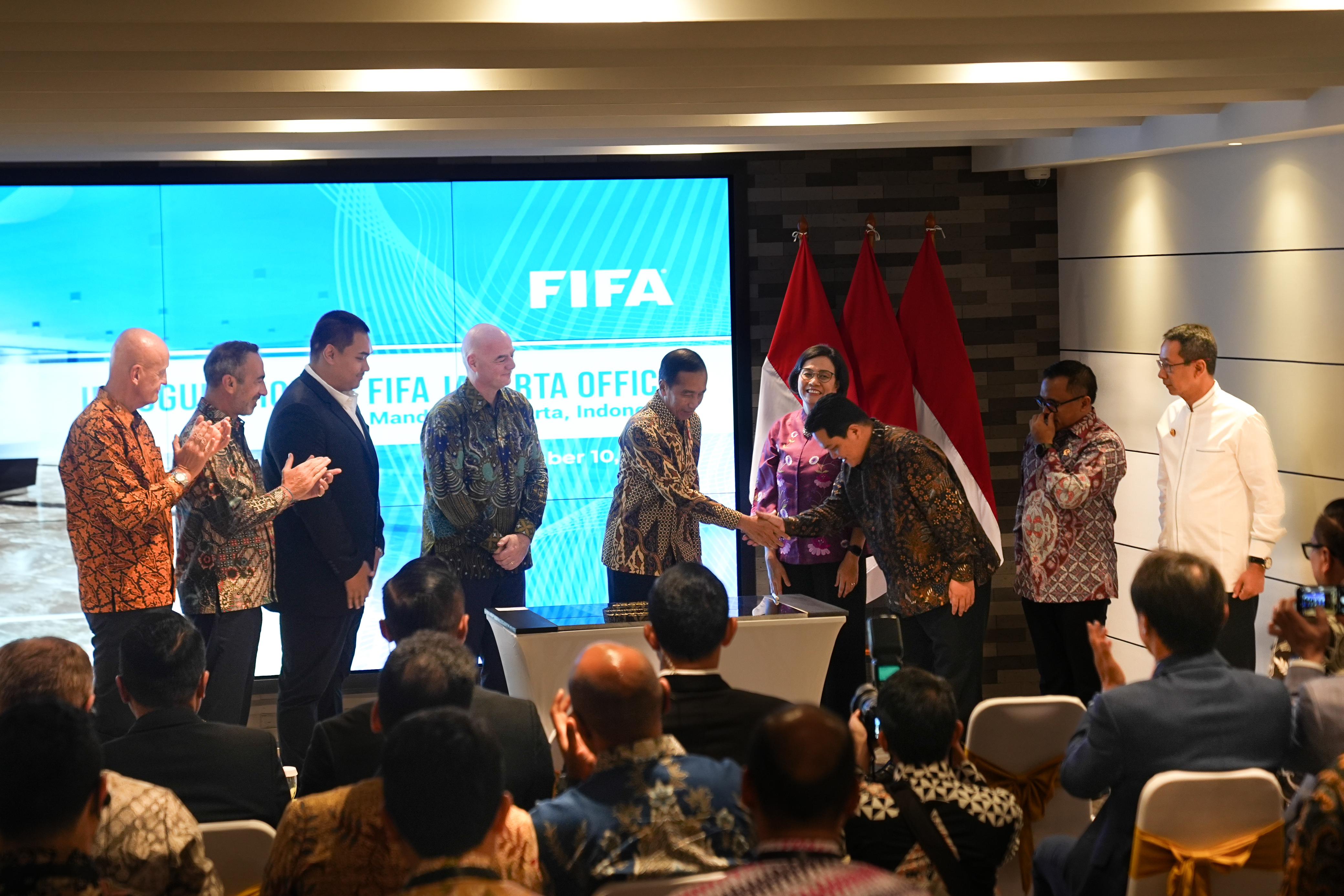 Presiden Jokowi resmikan Kantor FIFA Jakarta sebagai Hub Asia Tenggara Presiden Jokowi resmikan Kantor FIFA Jakarta sebagai Hub Asia Tenggara
