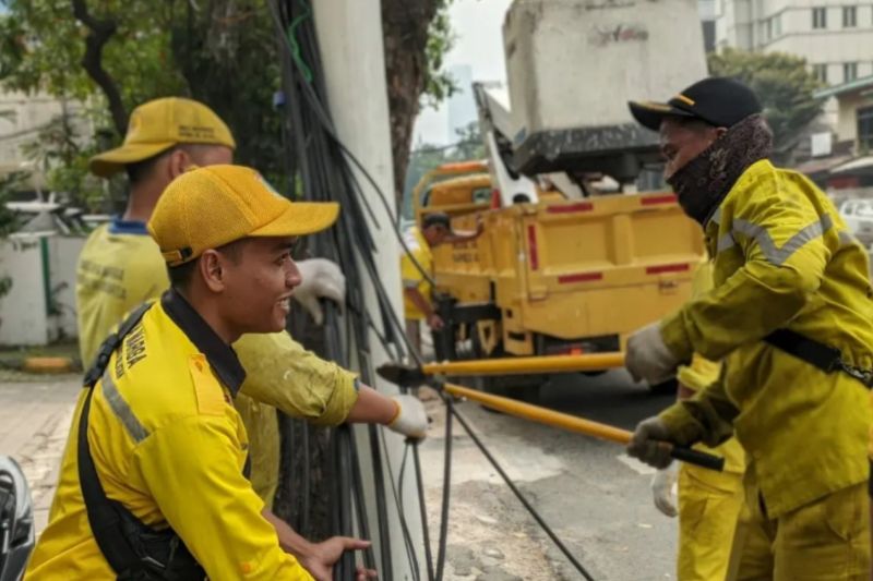 Pemindahan kabel ke bawah tanah di Mampang sudah 90 persen