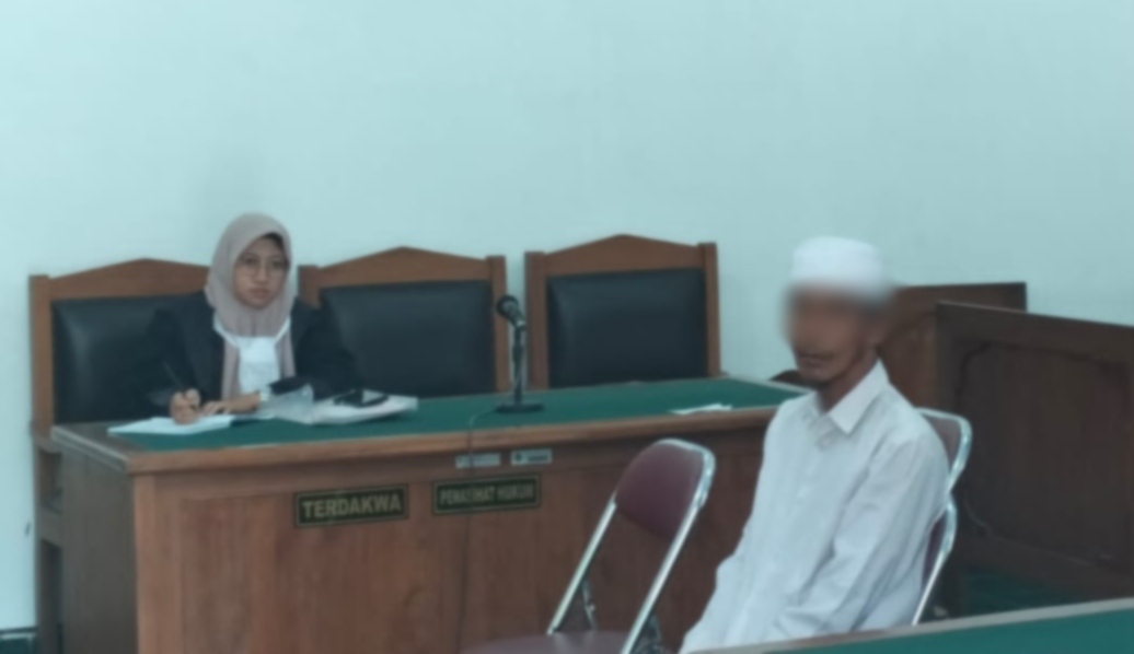 Sidang perdana kasus pembunuhan disertai mutilasi, terdakwa didampingi pengacara negara