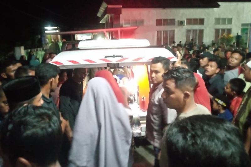 Delapan penambang tertimbun longsoran di Aceh Selatan sudah dievakuasi Delapan penambang tertimbun longsoran di Aceh Selatan sudah dievakuasi